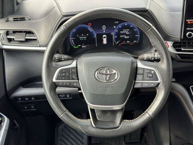 Certified 2025 Toyota Sienna XLE Woodland Edition AWD/4WD image 11
