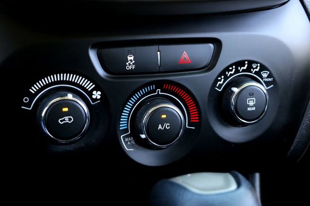 Used 2015 Jeep Cherokee Sport image 18