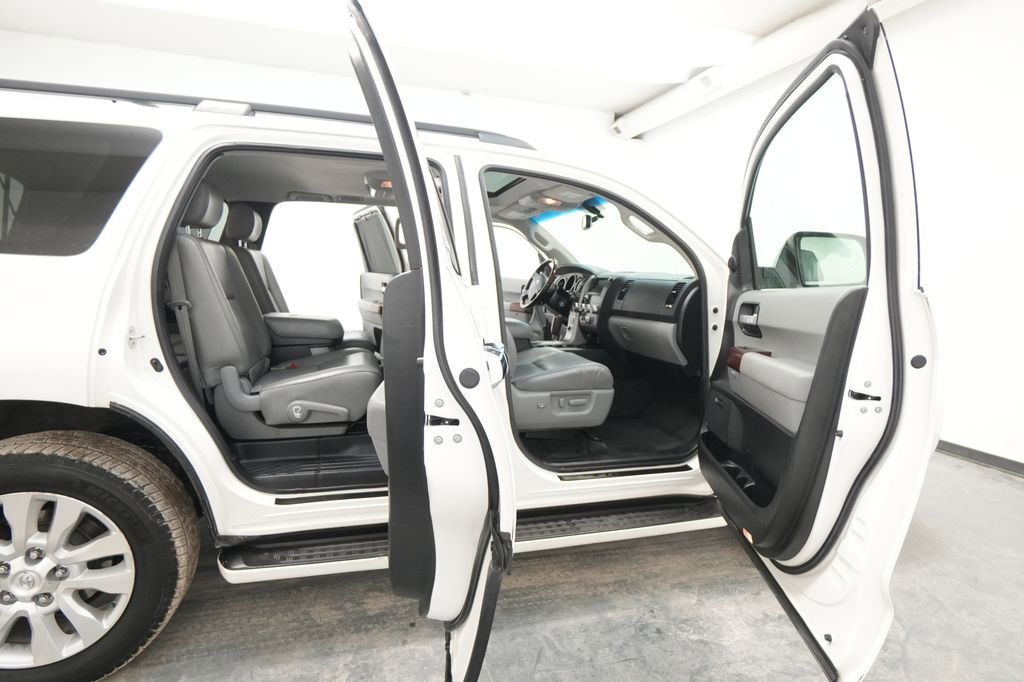 Used 2013 Toyota Sequoia Platinum image 36