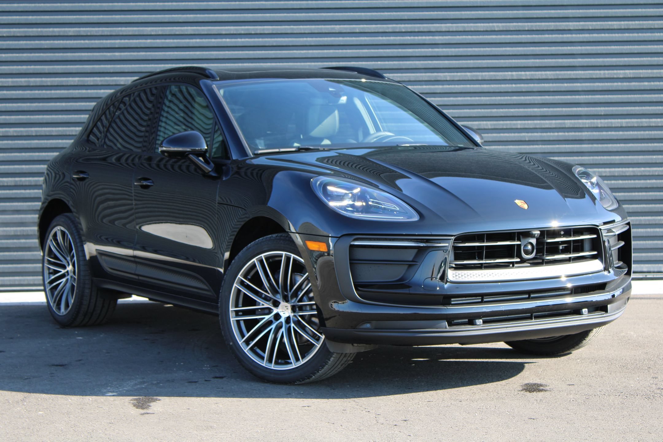 New 2026 Porsche Macan AWD/4WD image 7