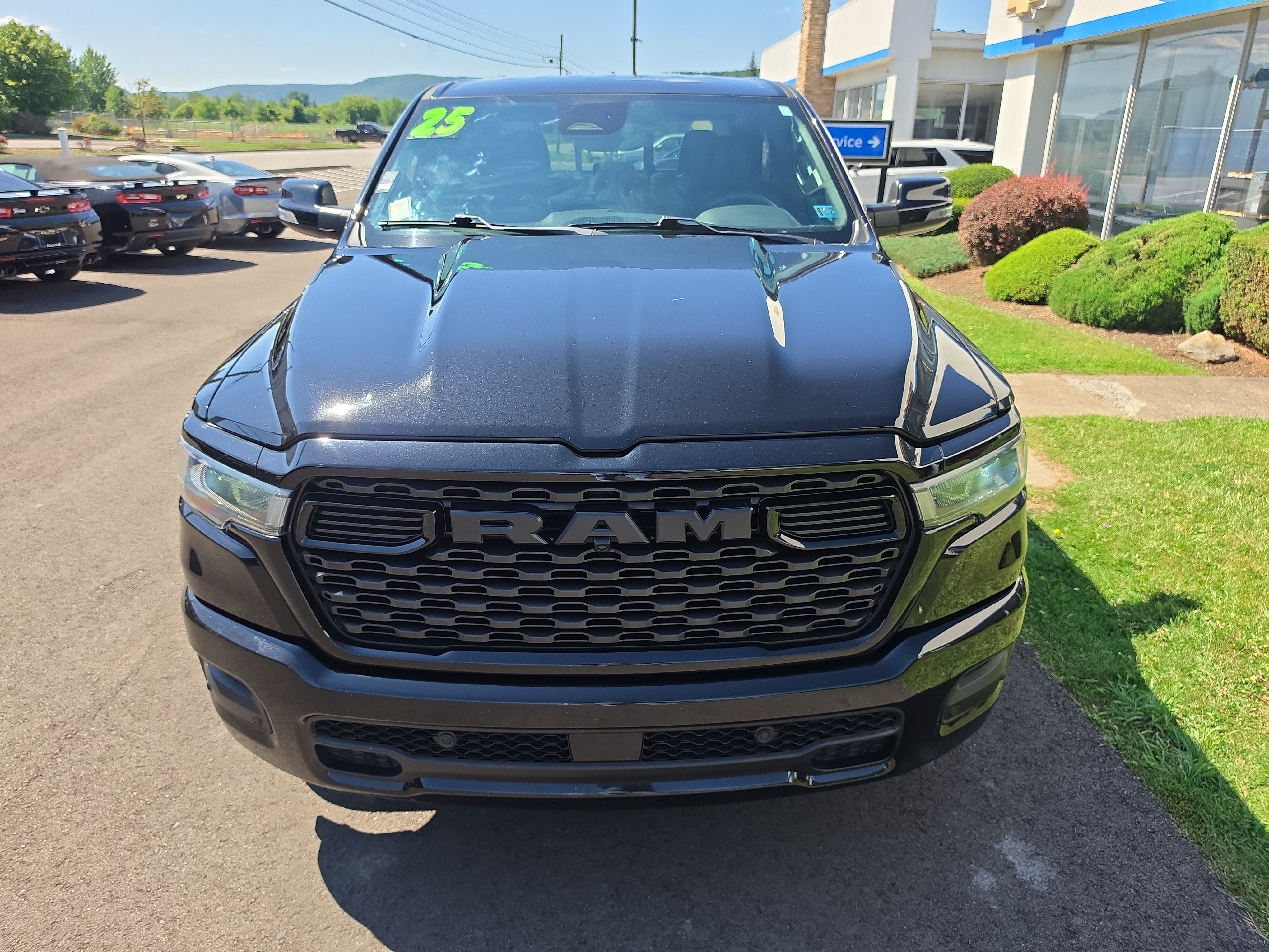 Used 2025 RAM 1500 Big Horn AWD/4WD image 9