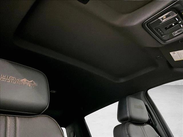 Used 2023 Chevrolet Silverado 1500 High Country w/ Technology Package RWD image 17