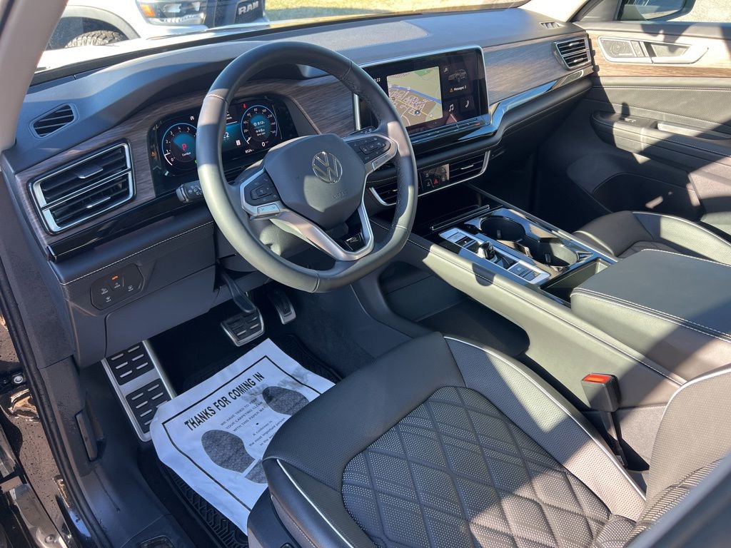 Used 2024 Volkswagen Atlas SEL Premium R-Line image 15