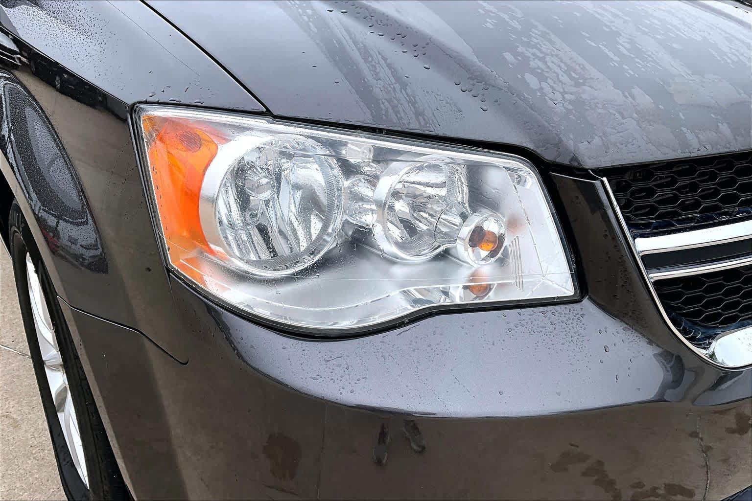 Used 2020 Dodge Grand Caravan SXT FWD image 12