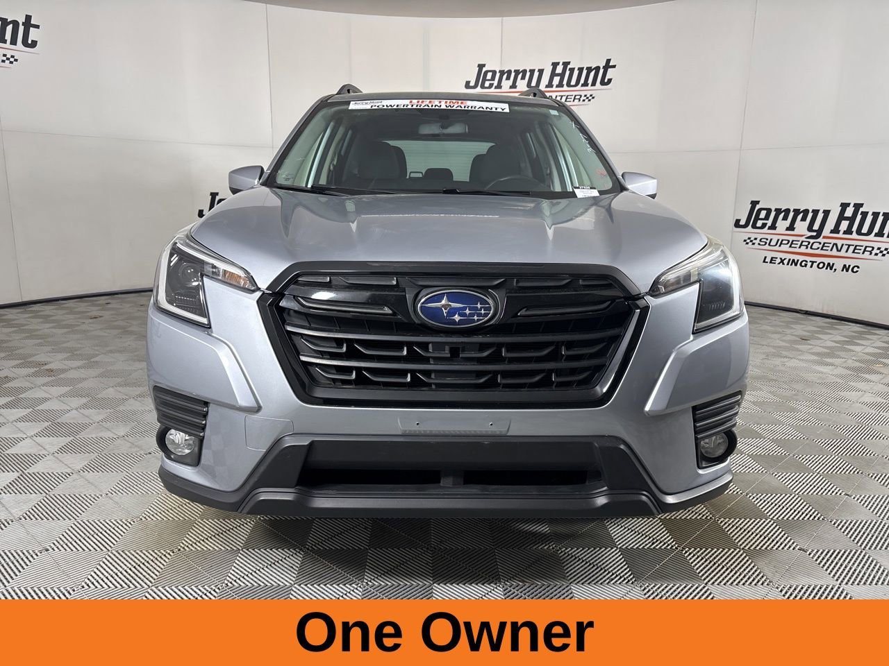 Used 2023 Subaru Forester Premium image 3