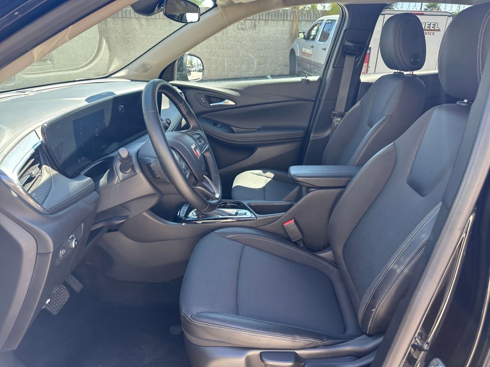 Used 2025 Buick Encore GX Preferred image 25