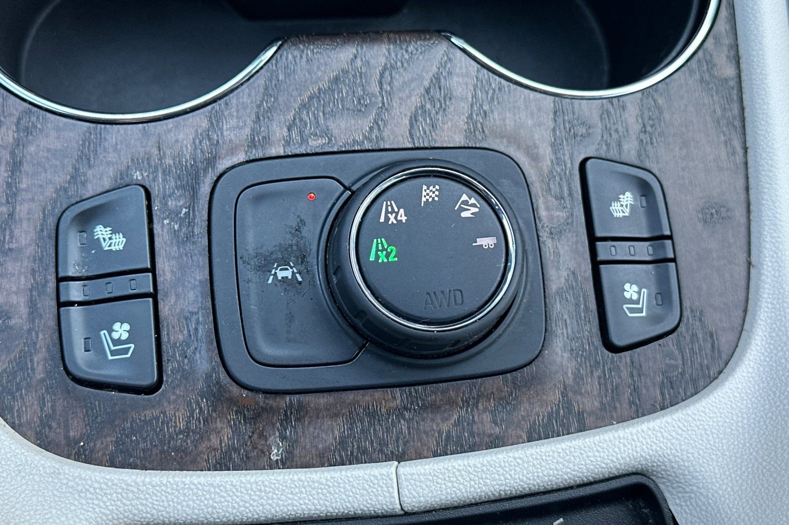 Used 2021 GMC Acadia Denali w/ Denali Ultimate Package AWD/4WD image 32