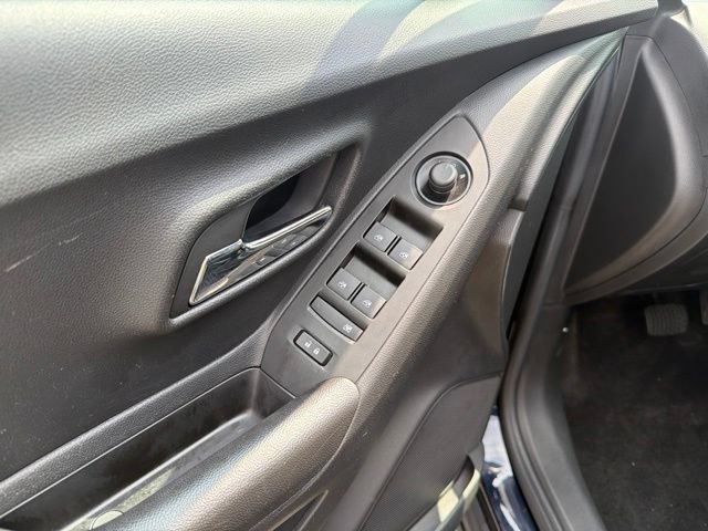 Used 2022 Chevrolet Trax LT AWD/4WD image 11