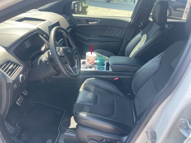 Used 2023 Ford Edge ST image 9