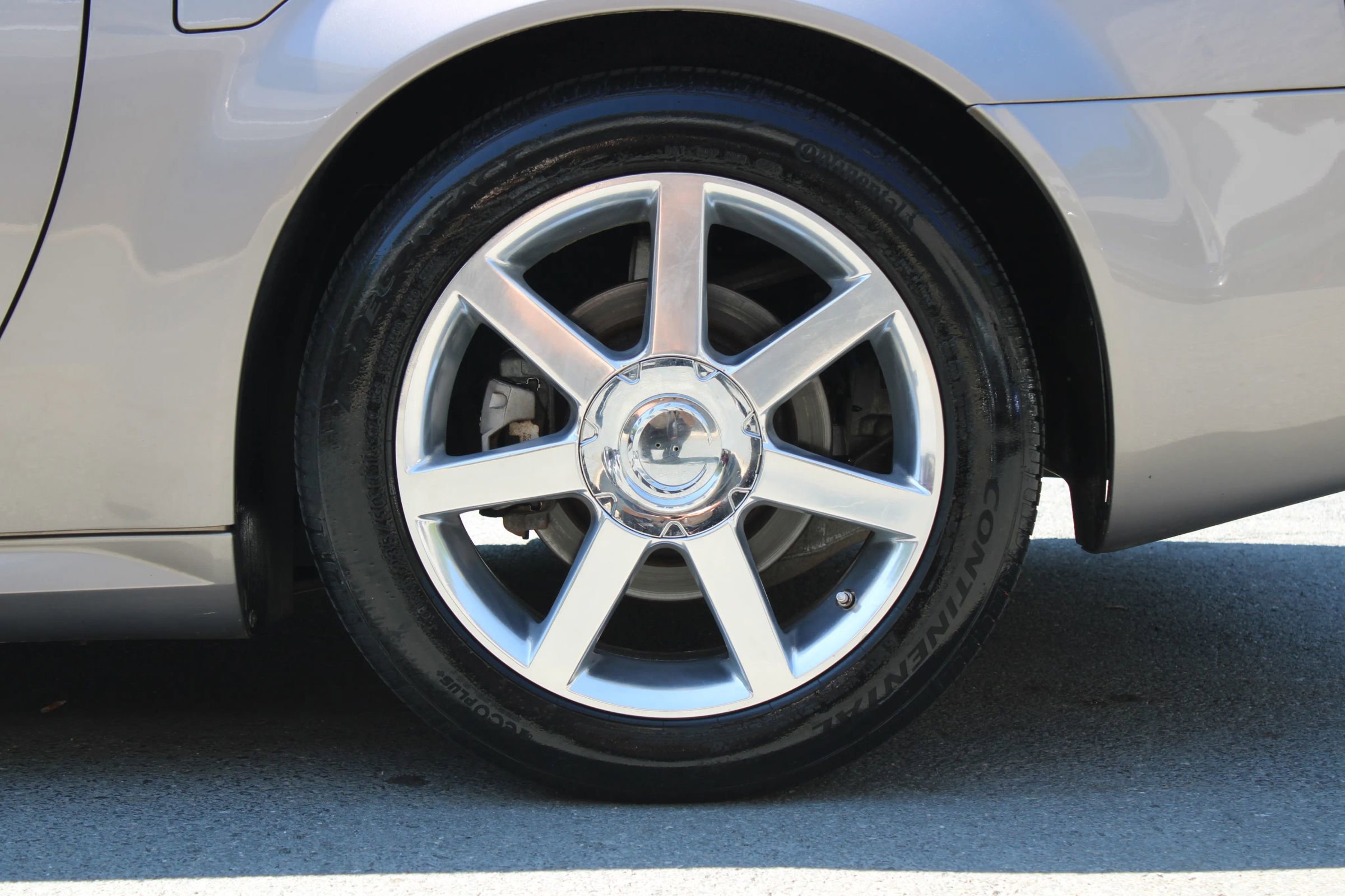 Used 2005 Cadillac XLR RWD image 30