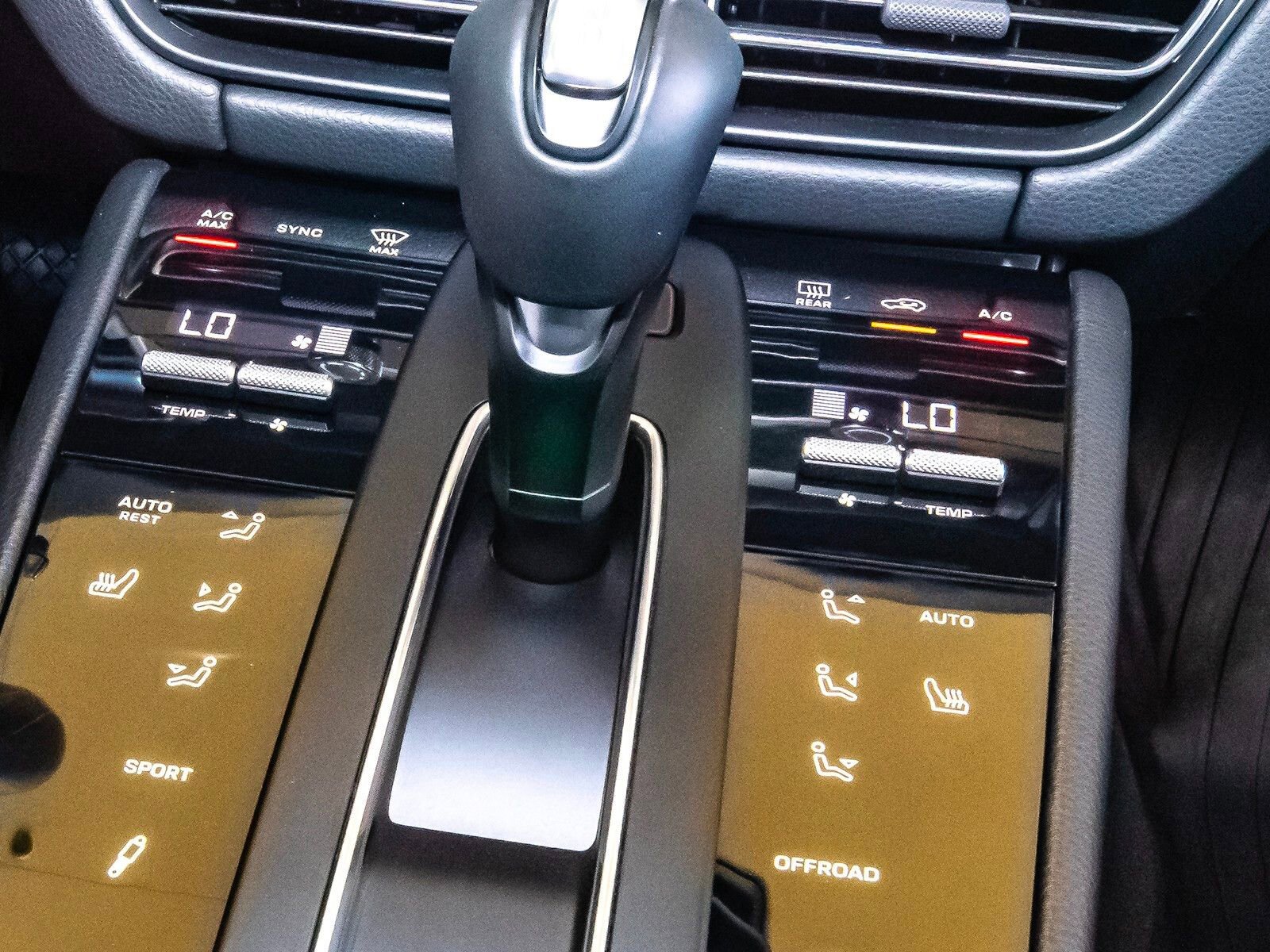 Used 2024 Porsche Macan S image 29