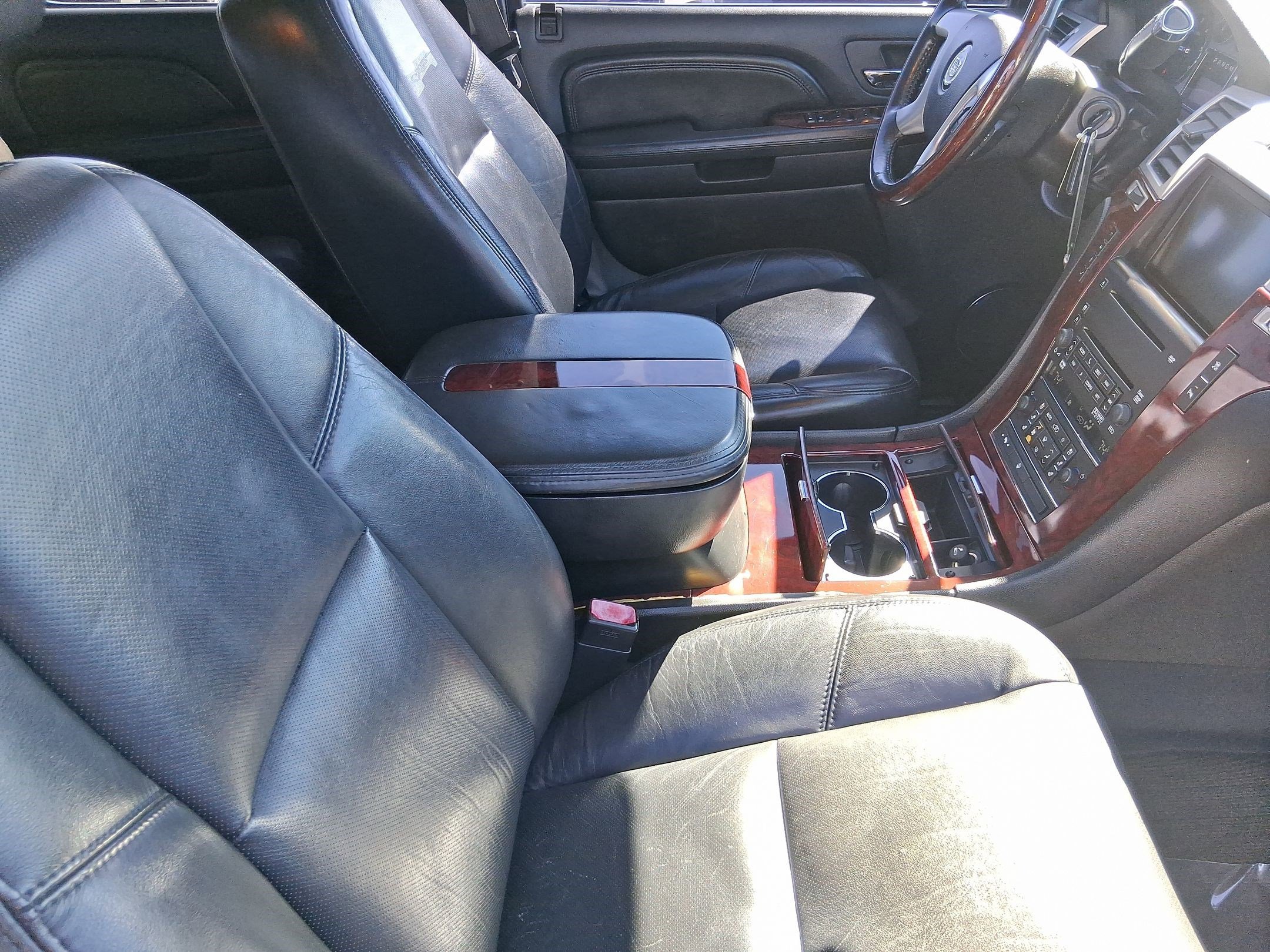 Used 2008 Cadillac Escalade EXT AWD/4WD image 25