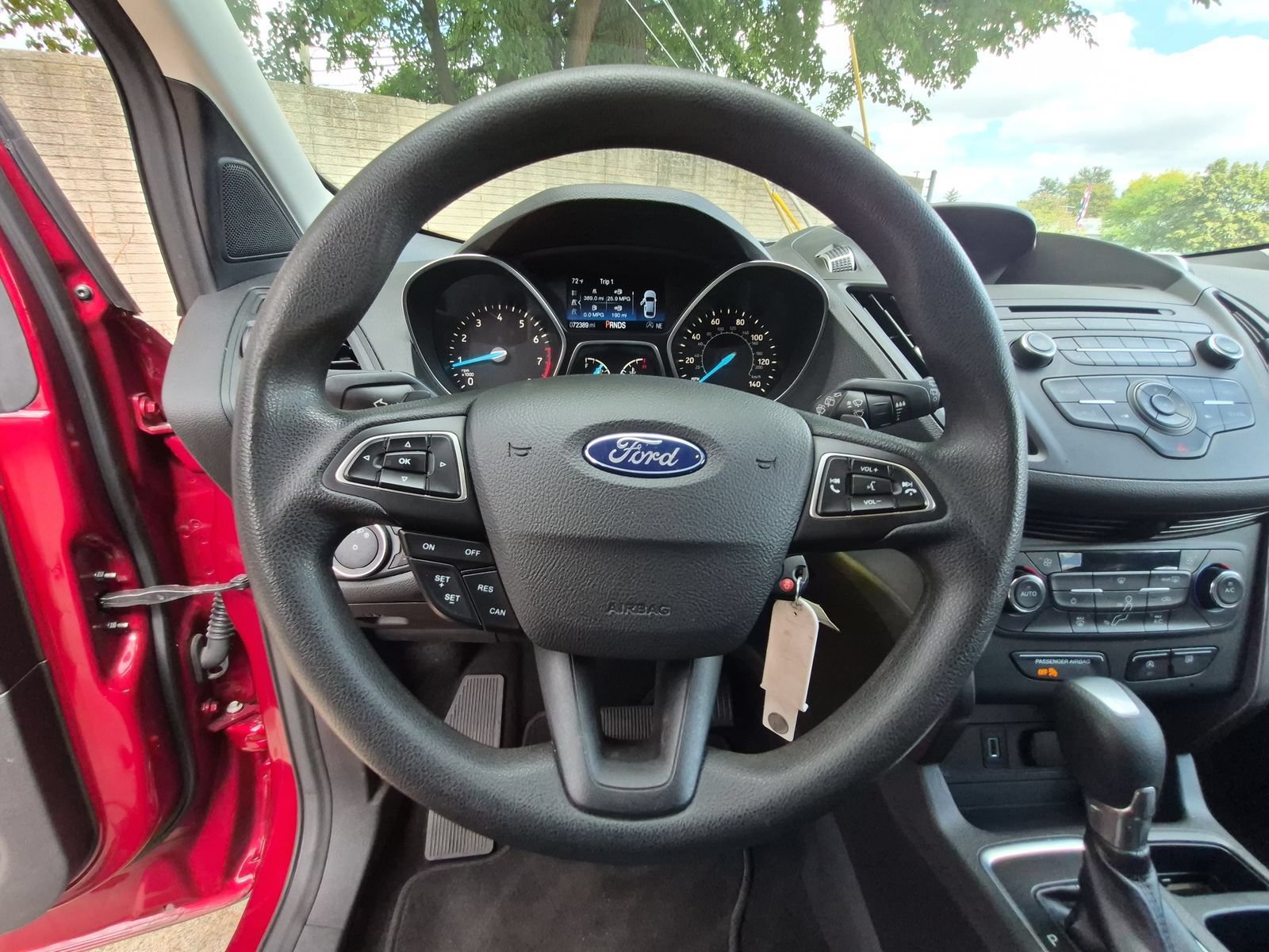 Used 2017 Ford Escape SE FWD image 25