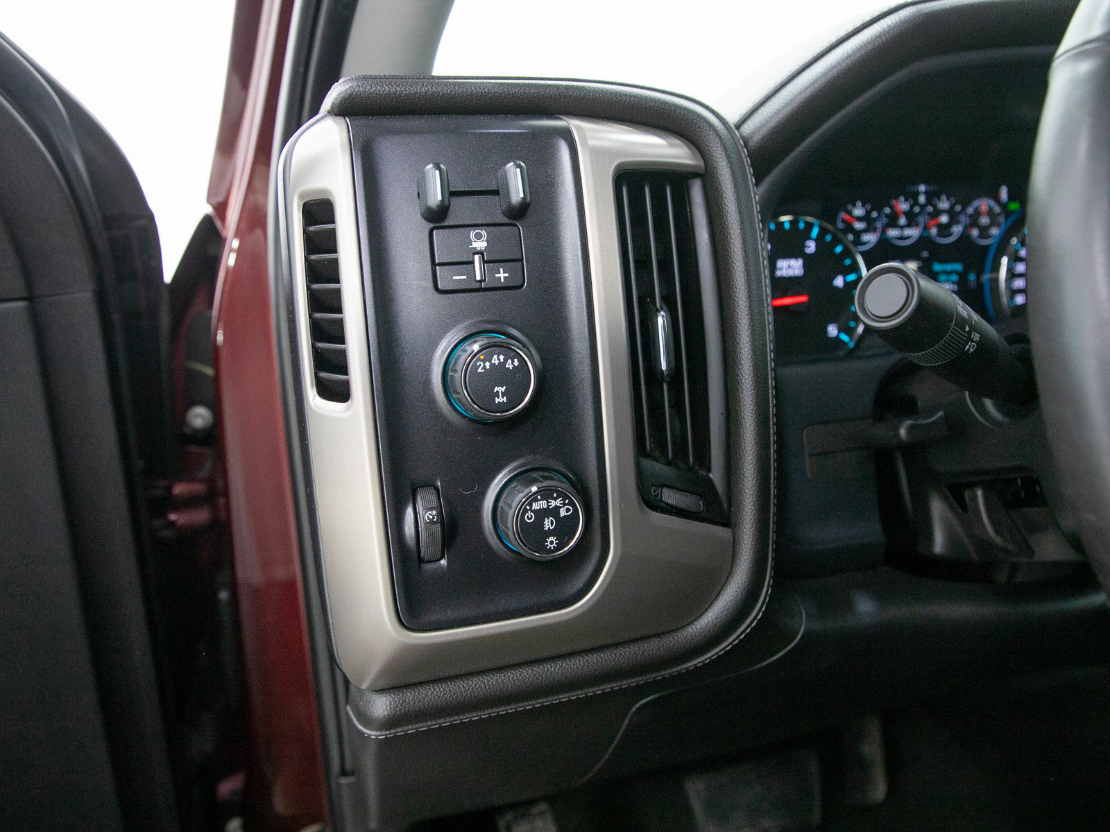 Used 2017 GMC Sierra 3500 Denali w/ Duramax Plus Package AWD/4WD image 24