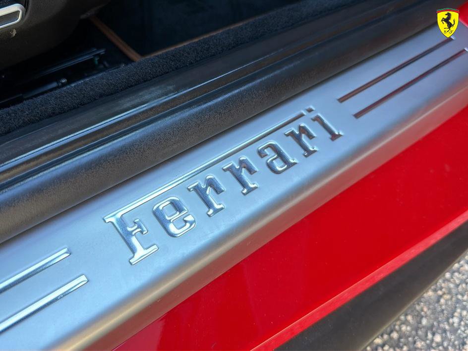 Used 2019 Ferrari Portofino image 34