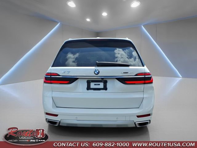 Used 2025 BMW X7 xDrive40i AWD/4WD image 5