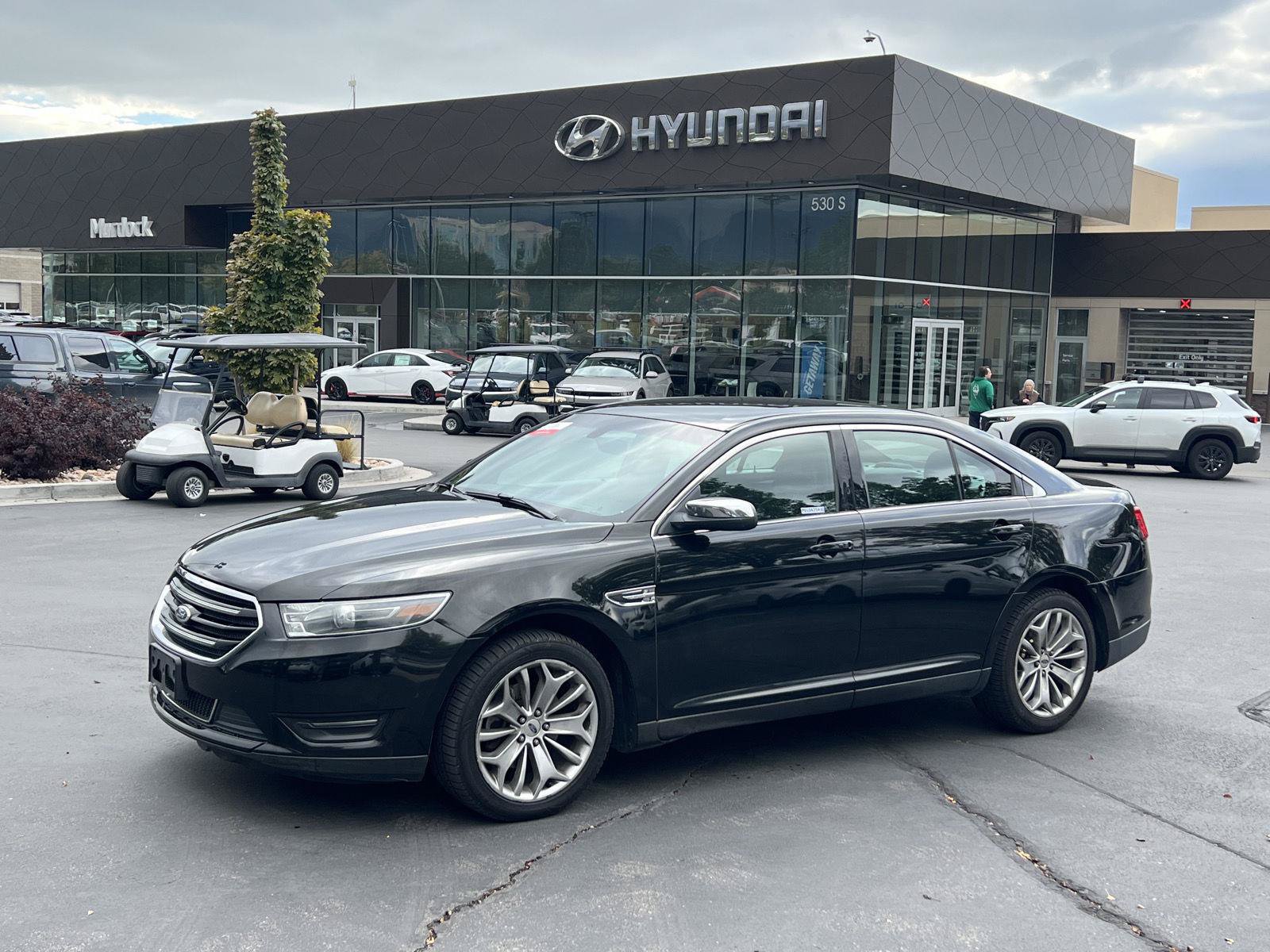 Used 2015 Ford Taurus Limited FWD image 1