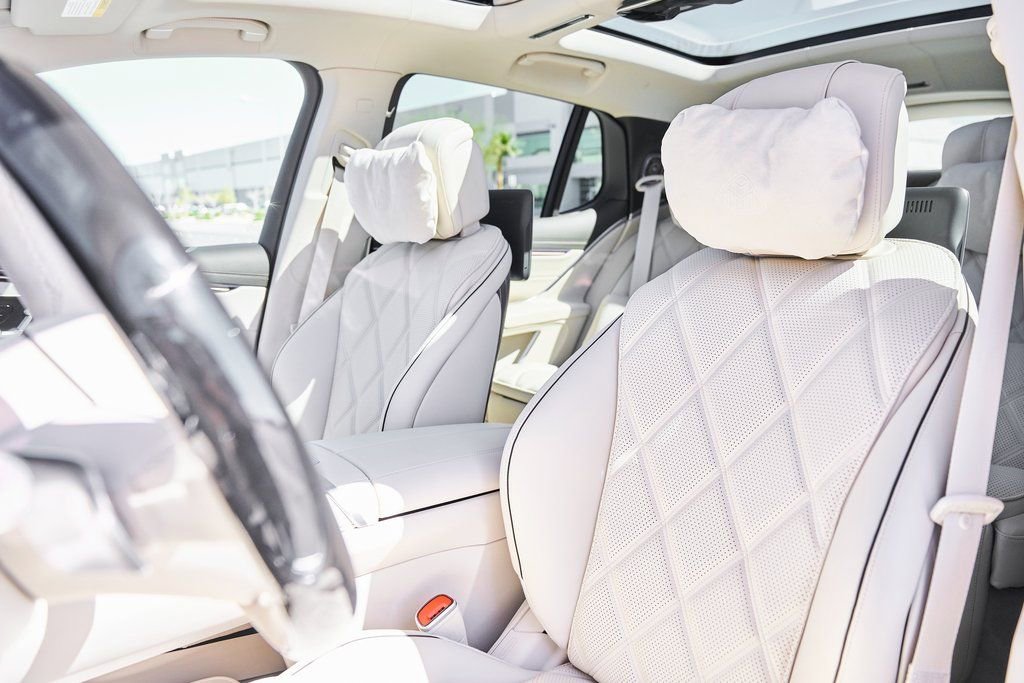Used 2025 Mercedes-Benz Maybach EQS 680 4MATIC image 50