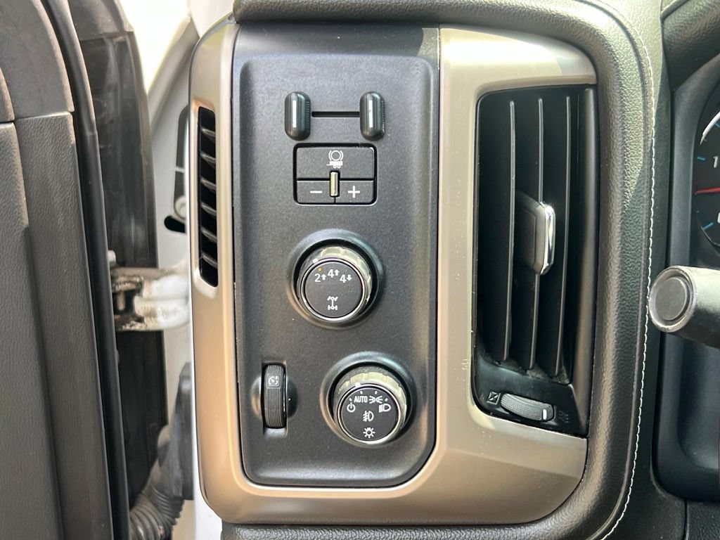 Used 2018 GMC Sierra 2500 Denali AWD/4WD image 17