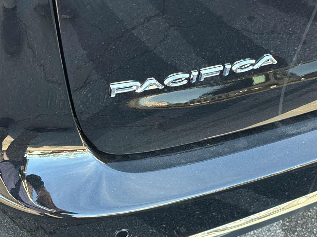 New 2026 Chrysler Pacifica Select image 6