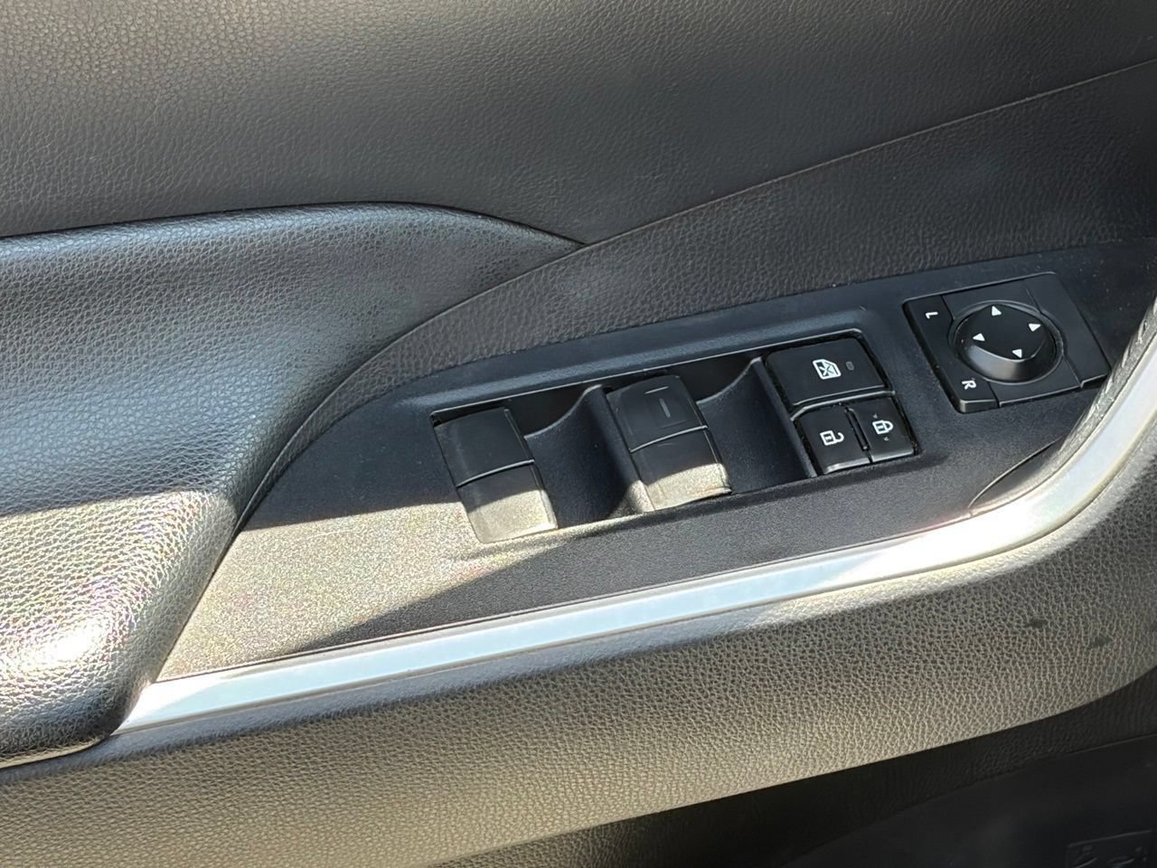 Used 2020 Toyota RAV4 LE w/ All Weather Liner Package FWD image 6