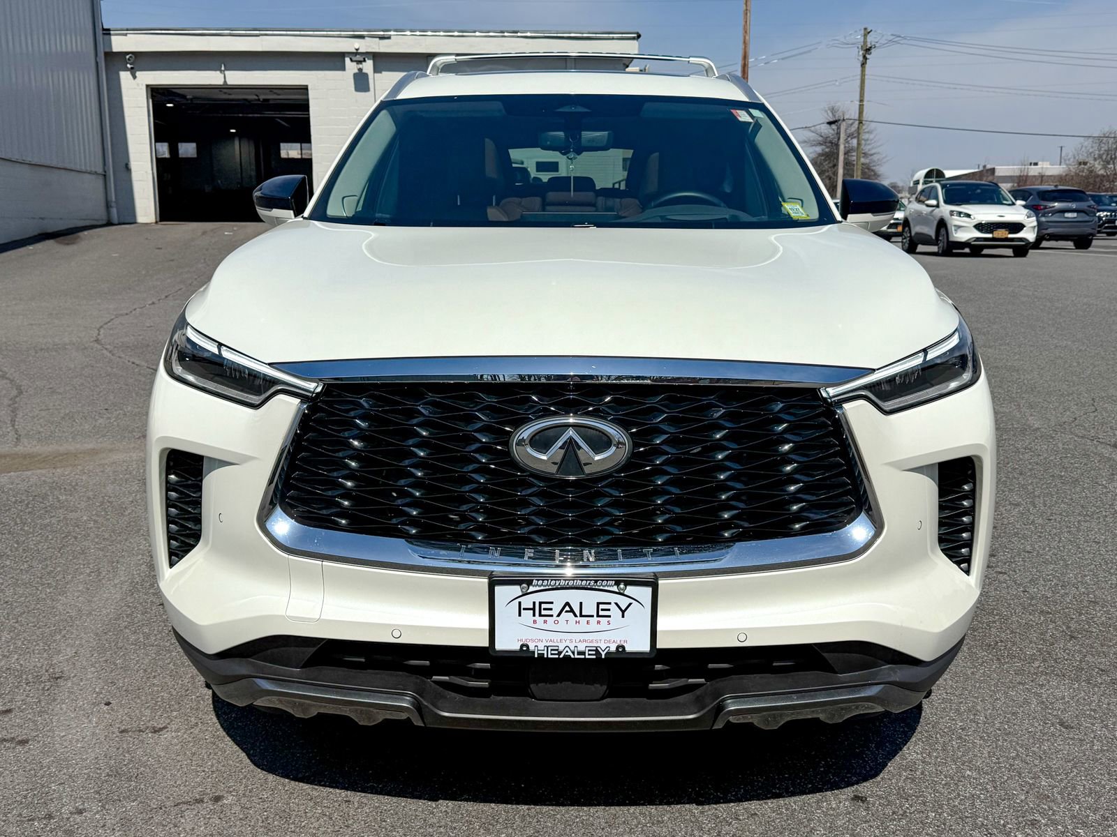 Used 2024 INFINITI QX60 Sensory w/ Vision Package AWD/4WD image 2
