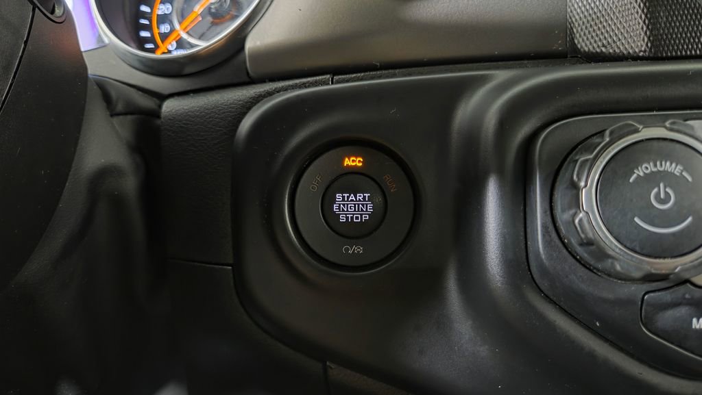 Used 2022 Jeep Gladiator Willys image 19