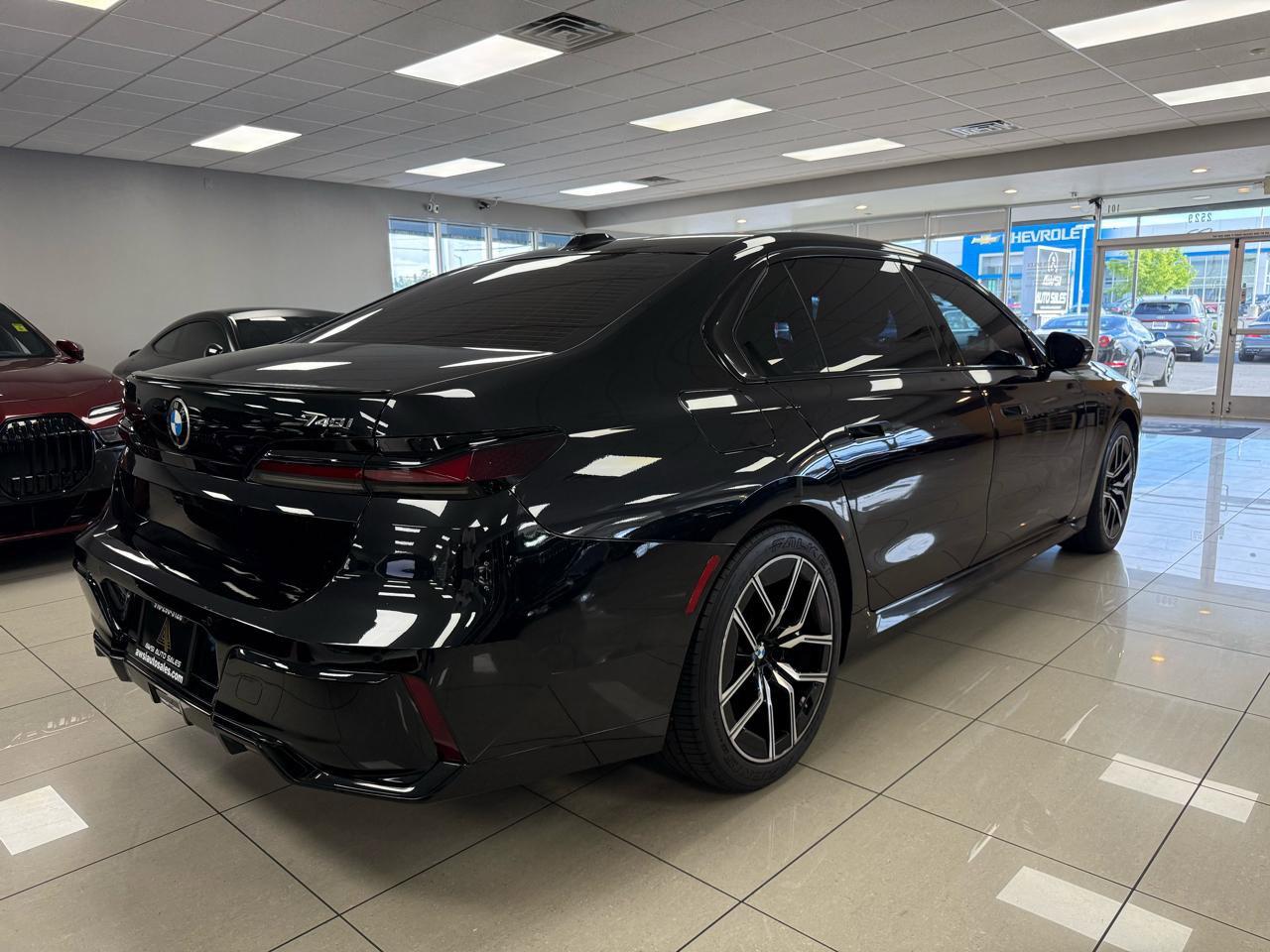 Used 2024 BMW 740i w/ Premium Package image 3