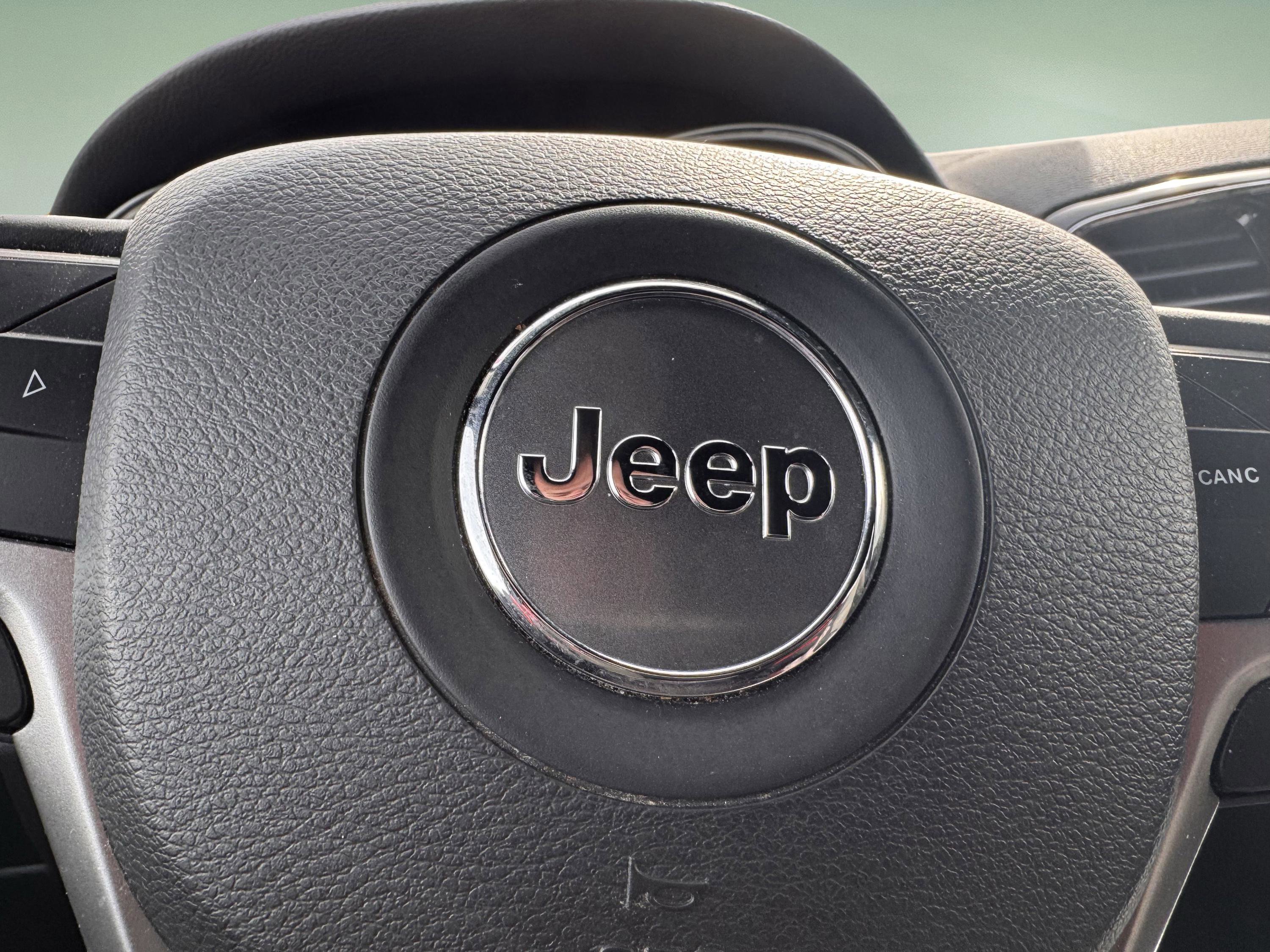 Used 2020 Jeep Grand Cherokee Laredo w/ 18" Wheel & 8.4" Radio Group image 19