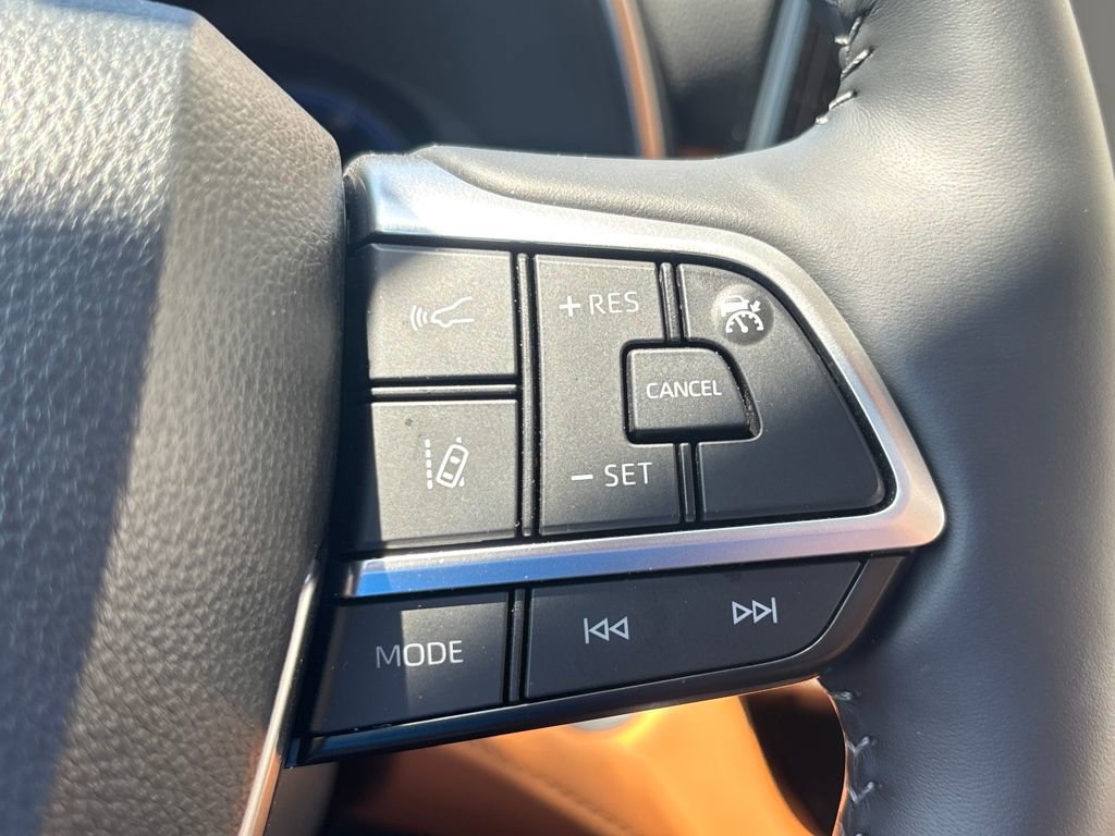 Used 2025 Toyota Highlander Platinum image 20