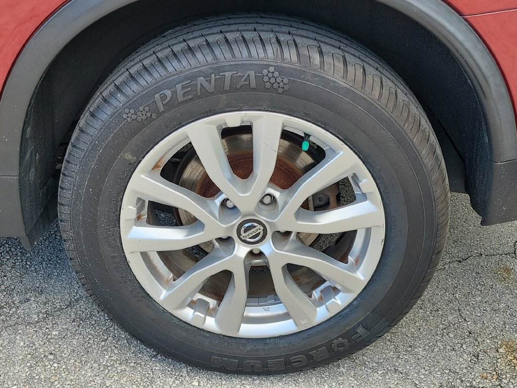 Used 2018 Nissan Rogue SV AWD/4WD image 11
