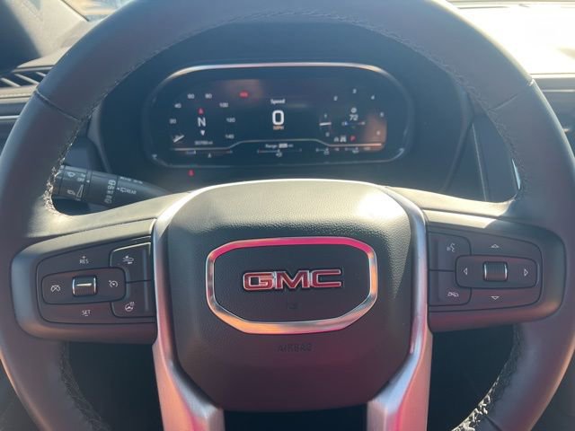 Used 2024 GMC Yukon SLT w/ SLT Luxury Package image 18