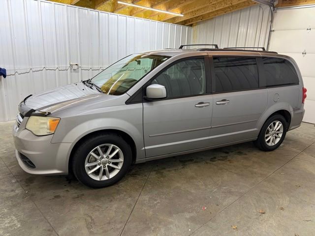Used 2014 Dodge Grand Caravan SXT w/ Rear Park Assist Package FWD image 4