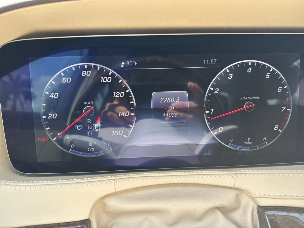 Used 2019 Mercedes-Benz S 560 Sedan image 3