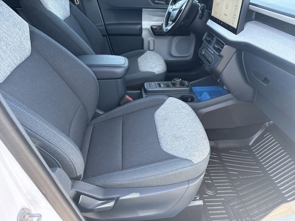 Used 2025 Ford Maverick XLT image 13