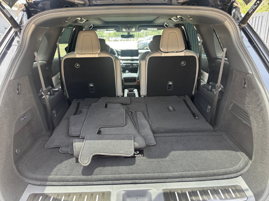 Used 2026 INFINITI QX60 Autograph w/ Dark Cargo Package AWD/4WD image 17