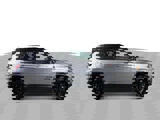 Used 2024 Jeep Compass Trailhawk image 9