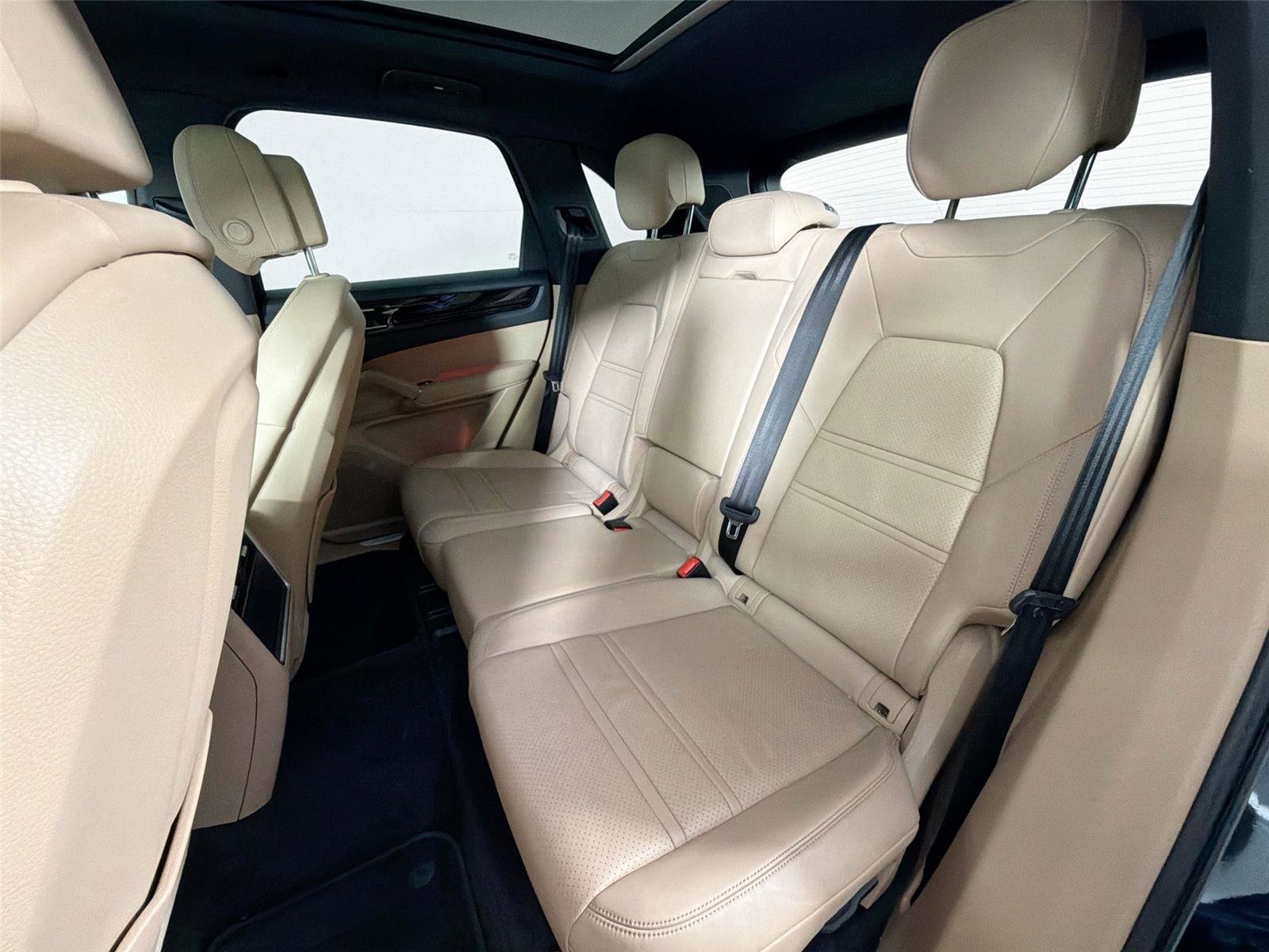 Certified 2022 Porsche Cayenne GTS AWD/4WD image 25