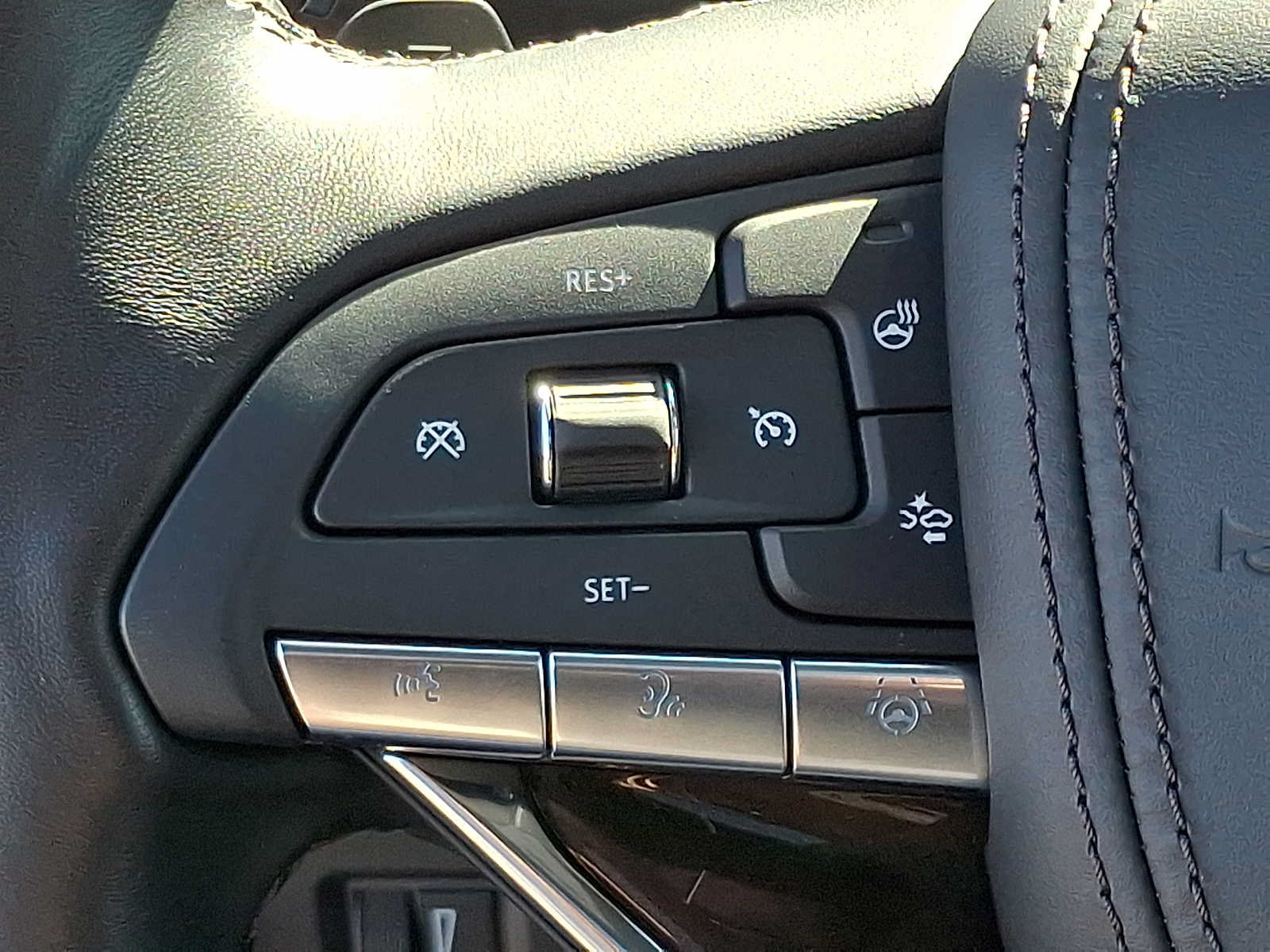 Certified 2024 Cadillac Escalade ESV Sport Platinum AWD/4WD image 24