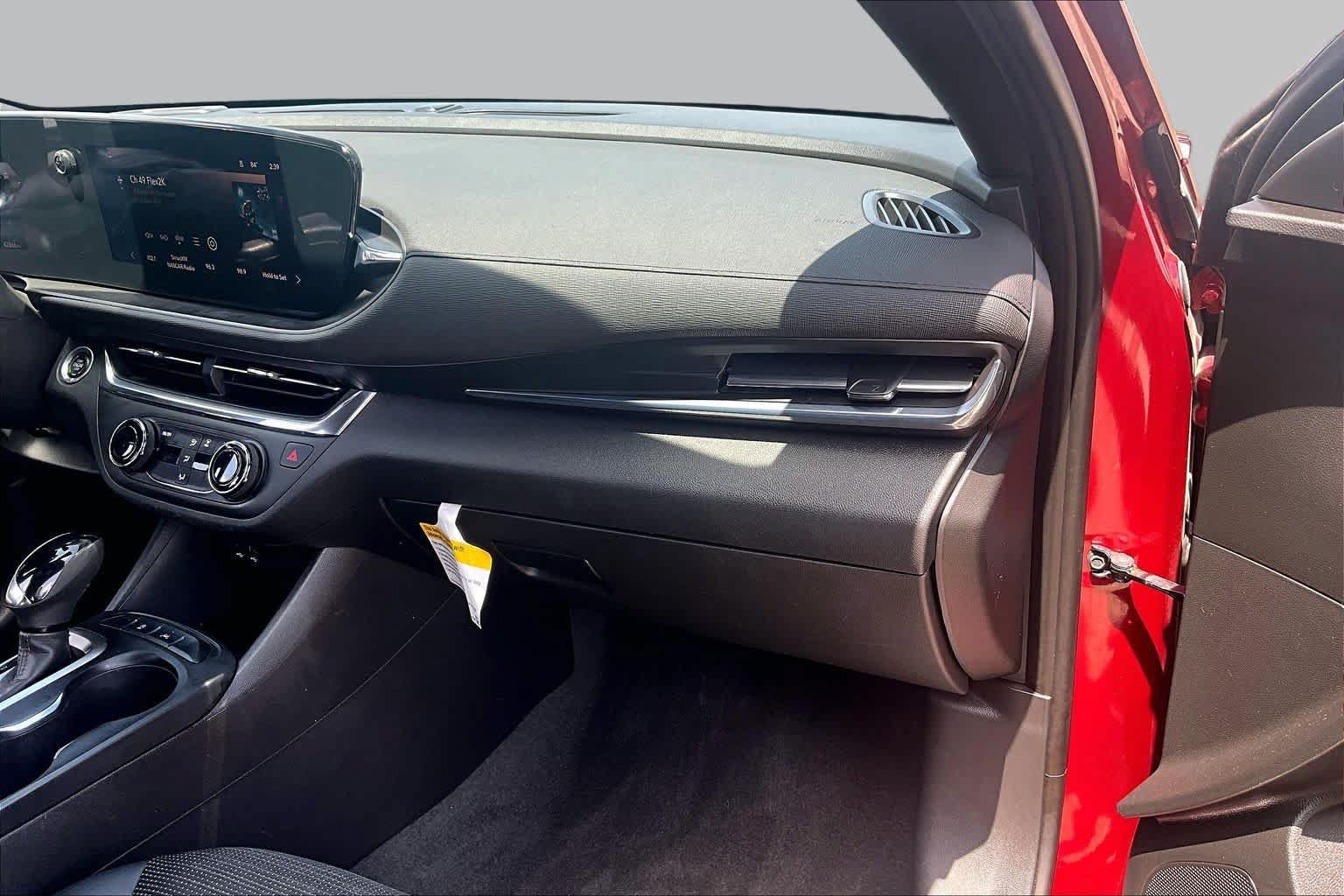 Used 2025 Buick Envista Preferred FWD image 19