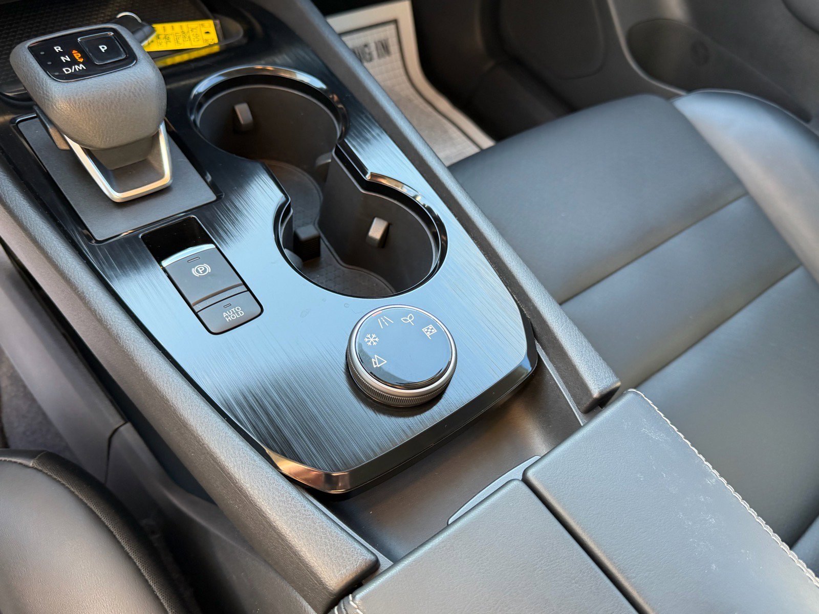 Used 2023 Nissan Rogue SV w/ SV Premium B Package image 21