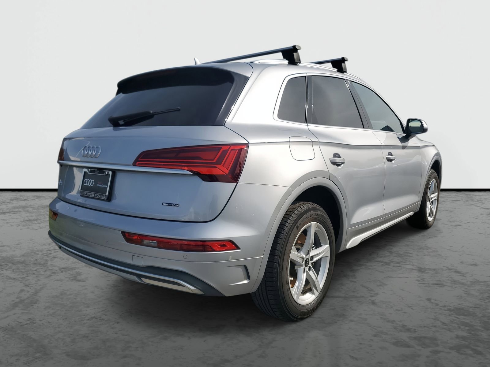 Used 2023 Audi Q5 2.0T Premium w/ Convenience Package image 4