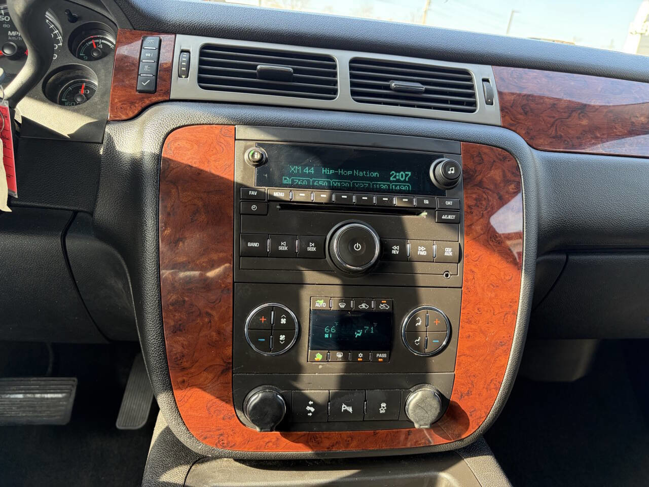 Used 2012 Chevrolet Avalanche LT w/ All-Star Edition image 23