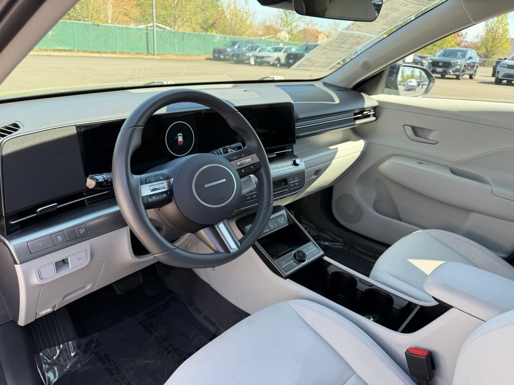 Used 2025 Hyundai Kona SEL AWD/4WD image 16