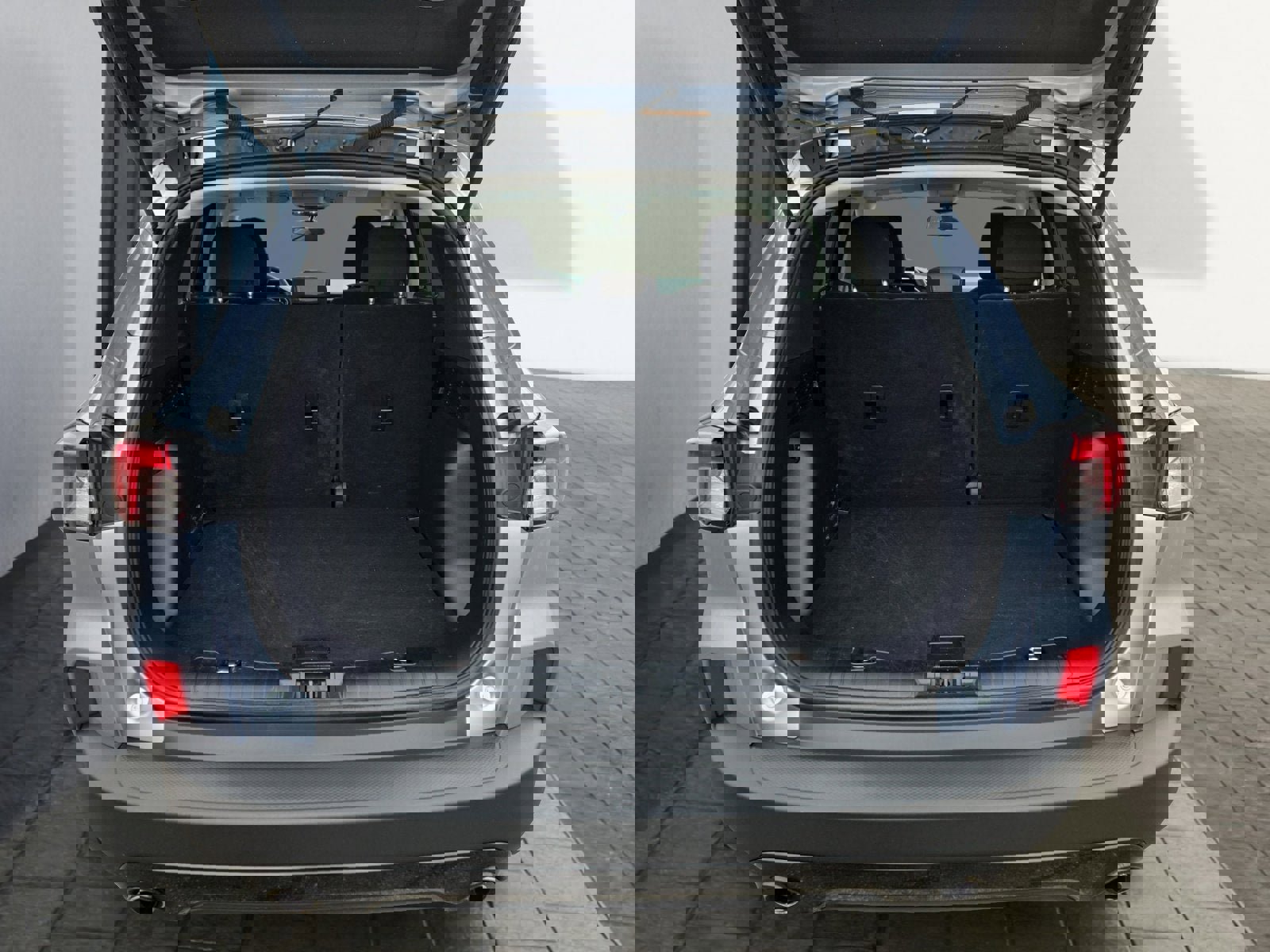 Used 2022 Ford Escape SE w/ SE Sport Appearance Package image 25