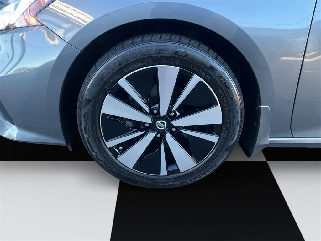 Used 2022 Nissan Altima 2.5 SV w/ SV Premium Package image 14