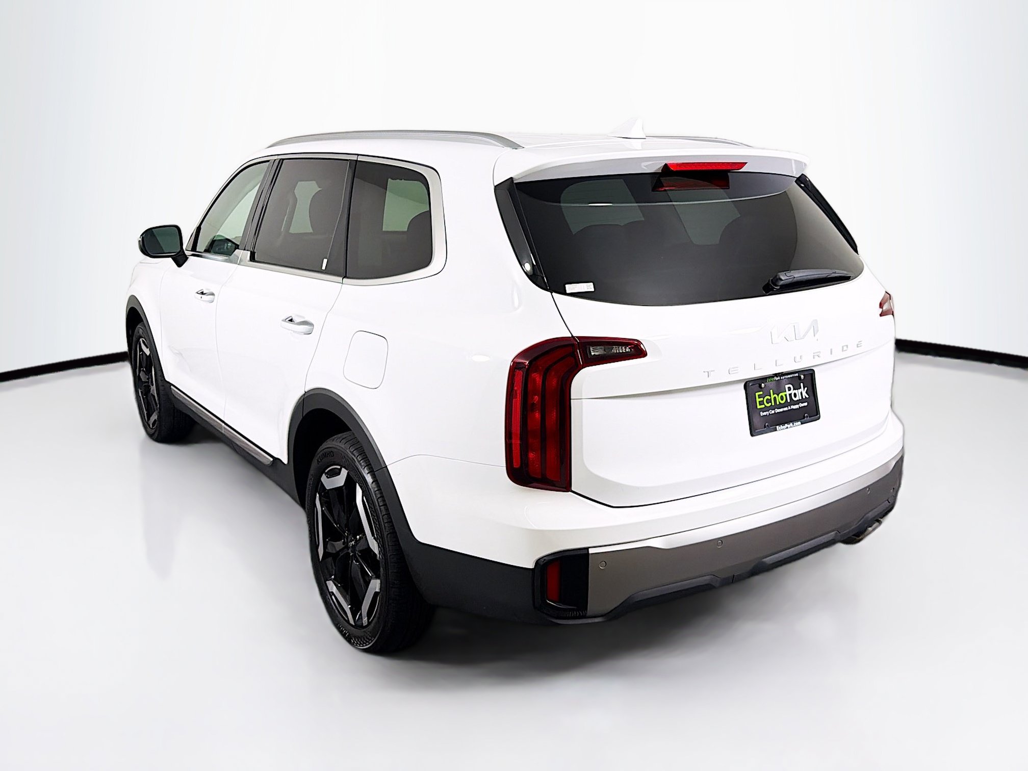 Used 2025 Kia Telluride S FWD image 5