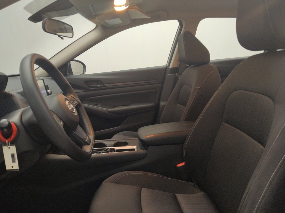 Used 2024 Nissan Altima 2.5 S FWD image 17