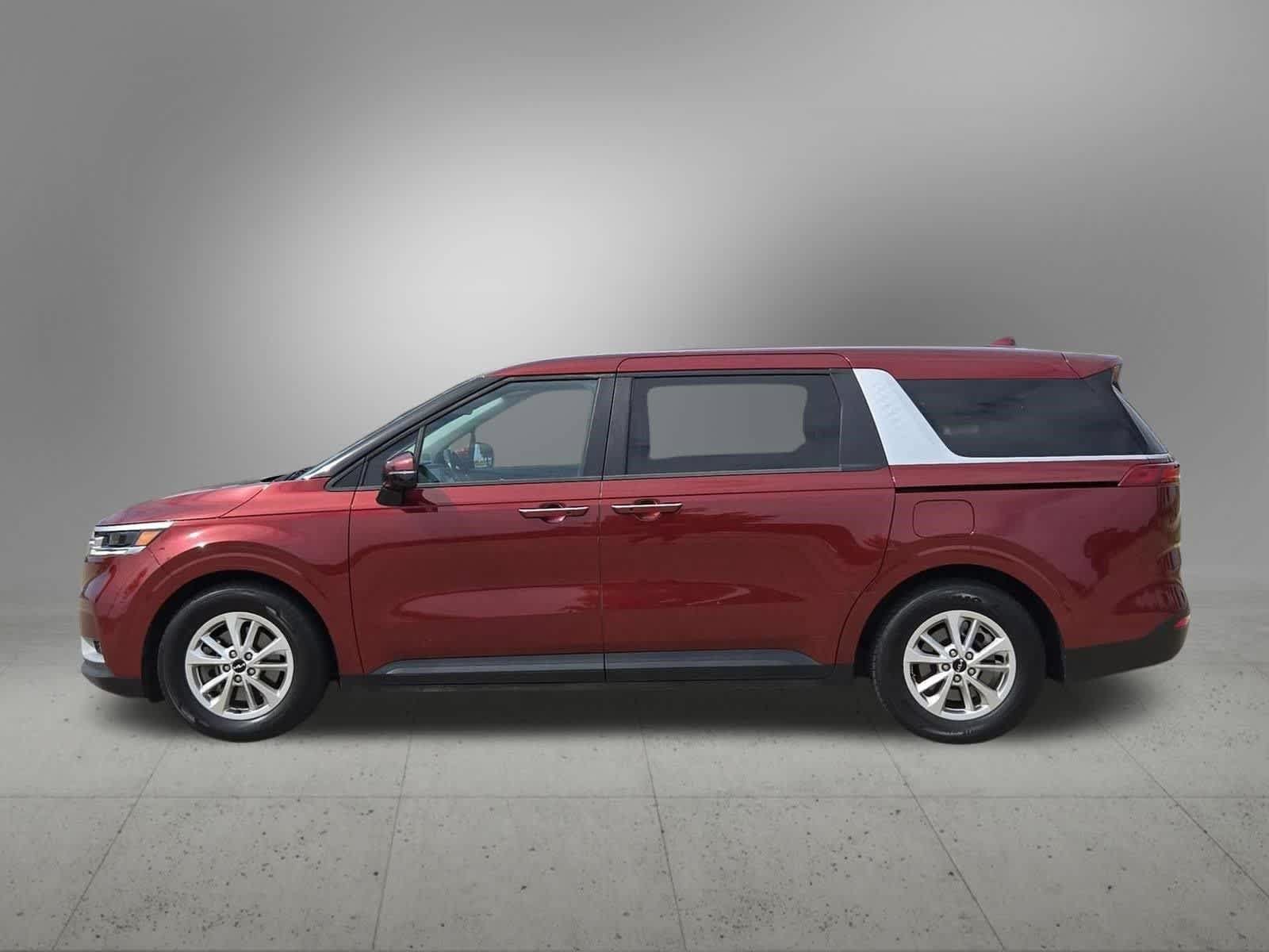 Certified 2022 Kia Carnival LX FWD image 3