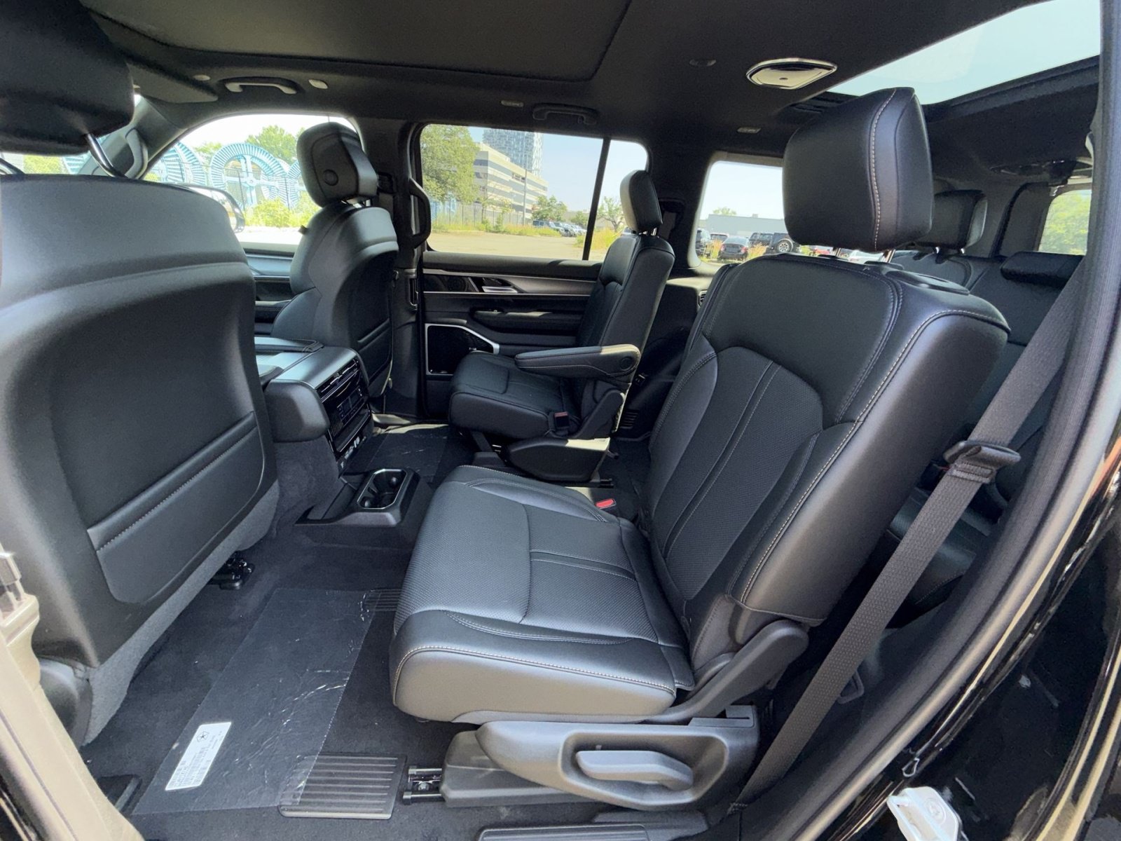 New 2026 Jeep Grand Wagoneer 4WD image 25